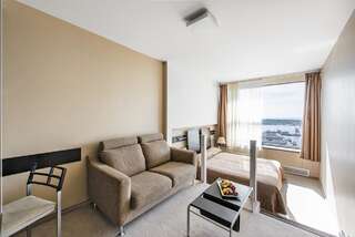Отель Amberton Hotel Klaipeda Клайпеда Стандартный двухместный номер с 2 отдельными кроватями и видом на море-4